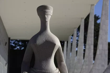 Análise: STF dobra aposta e exibe força política