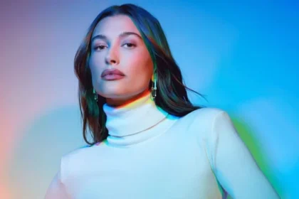 Hailey Bieber se ofende e rebate revista de fofoca