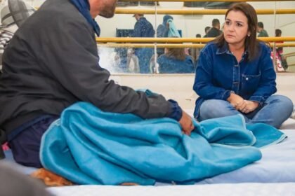 Prefeita Adriane Lopes vira alvo de chacota ao tentar demonstrar empatia com população de rua