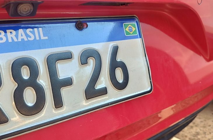 Atenção, motoristas! Começa prazo para licenciar veículos com placa final 6 em MS