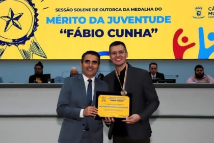 Juventude no topo, Niky Guesso recebe medalha por transformar ideias em políticas reais