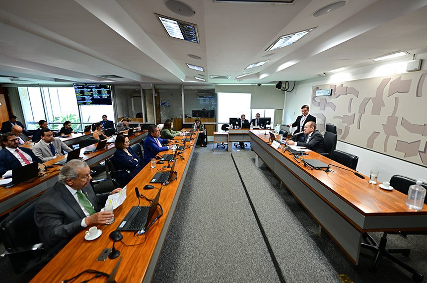 Comissões aprovam emendas ao Orçamento de 2026