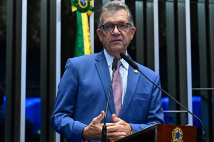 Laércio homenageia 64 anos de fundação do Banco do Estado do Sergipe