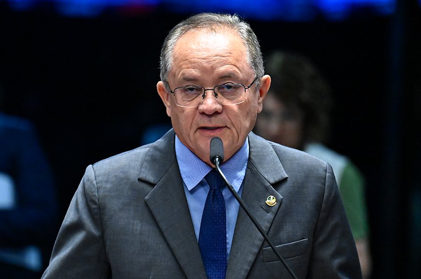 Plenário aprova voto de censura a chanceler alemão