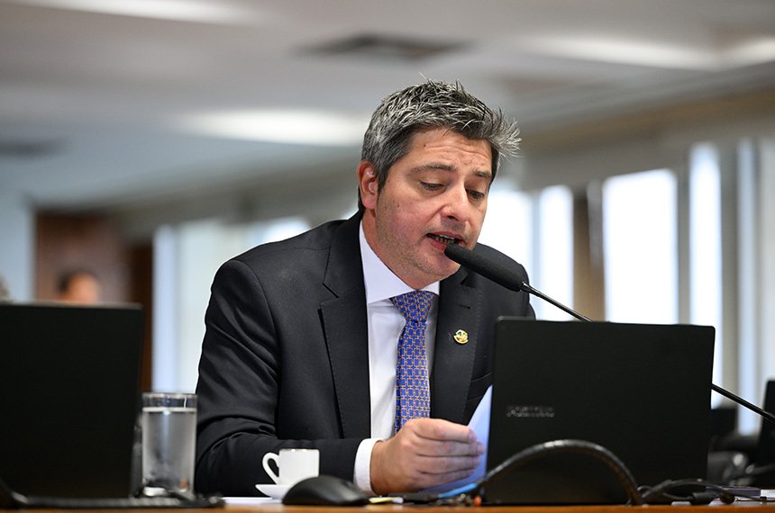 Projeto que torna crime o bloqueio de ruas com barricadas vai ao Plenário