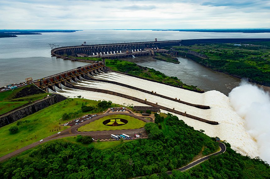 Avança projeto que fixa preço máximo para energia de Itaipu