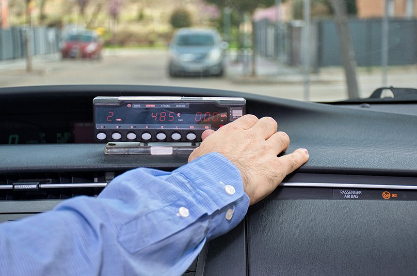 Taxistas ganham dia nacional, isenção de taxa e permissão de transferência de outorga