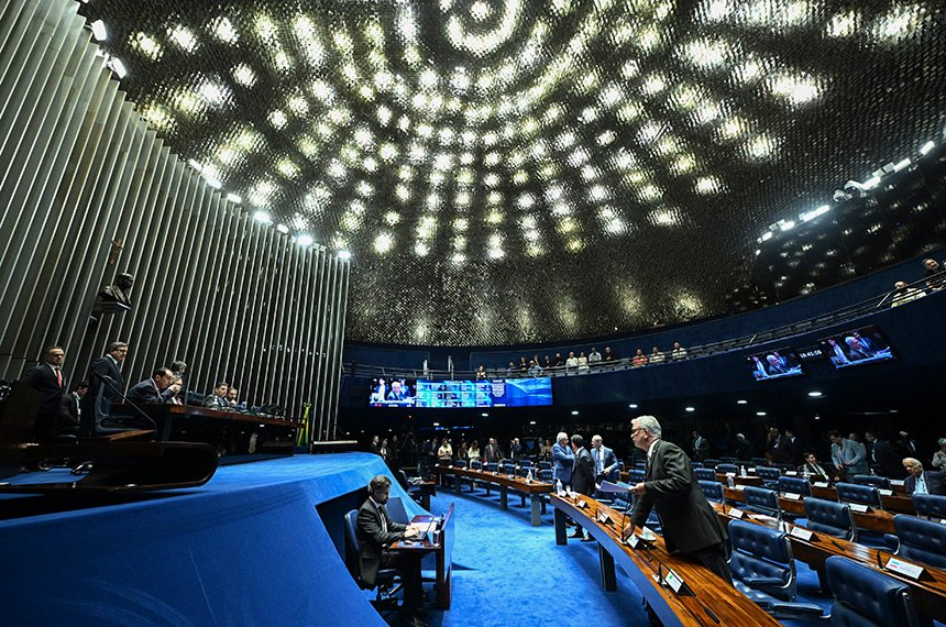 Senadores manifestam apoio a Davi após adiamento de sabatina de Messias