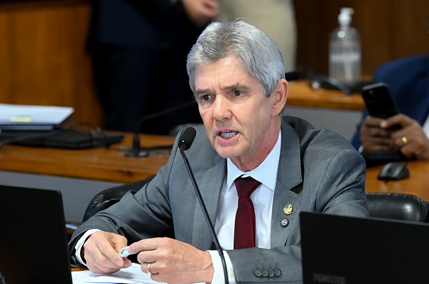 Vai à CCJ projeto que susta isenção de tarifa de importação de sardinha