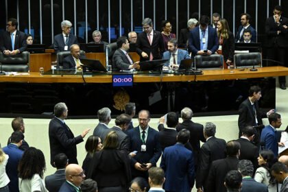 Adultização: Congresso confirma texto da Lei Felca