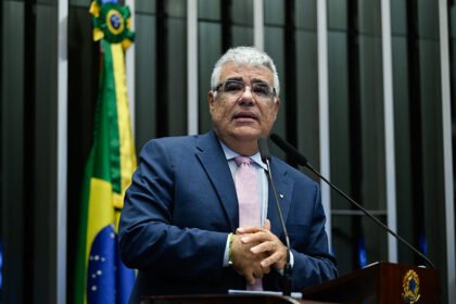 Girão cobra de Messias mudança de parecer para provar que é contra aborto