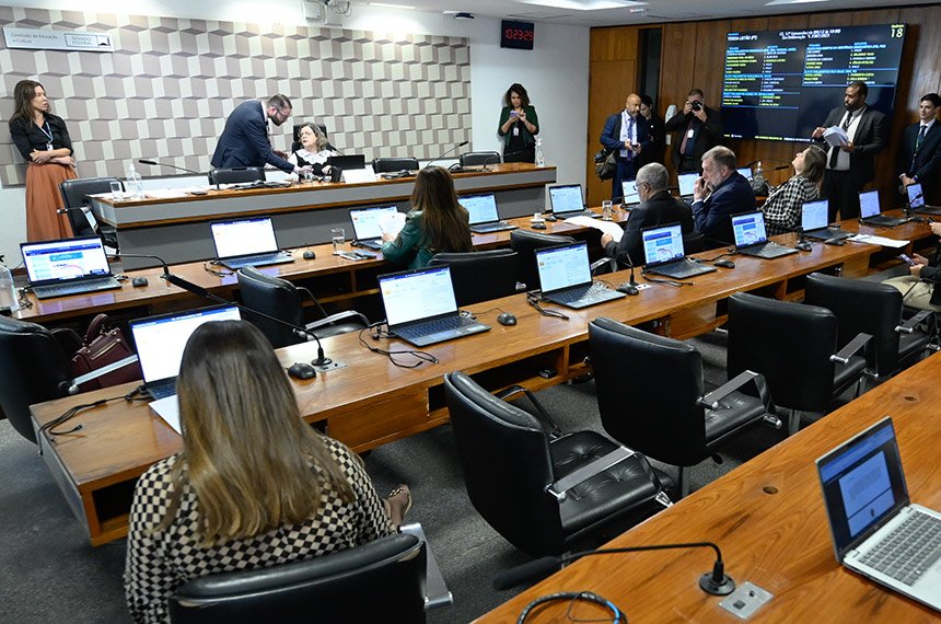 CE aprova inclusão de peixe na alimentação escolar; proposta vai à Câmara