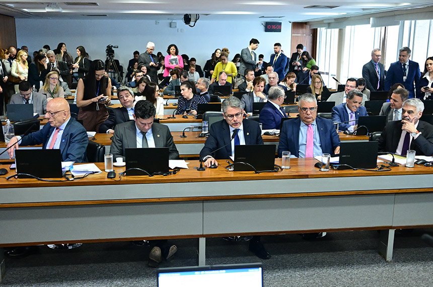 Projeto que libera imóveis do INSS para ações públicas segue para o Plenário