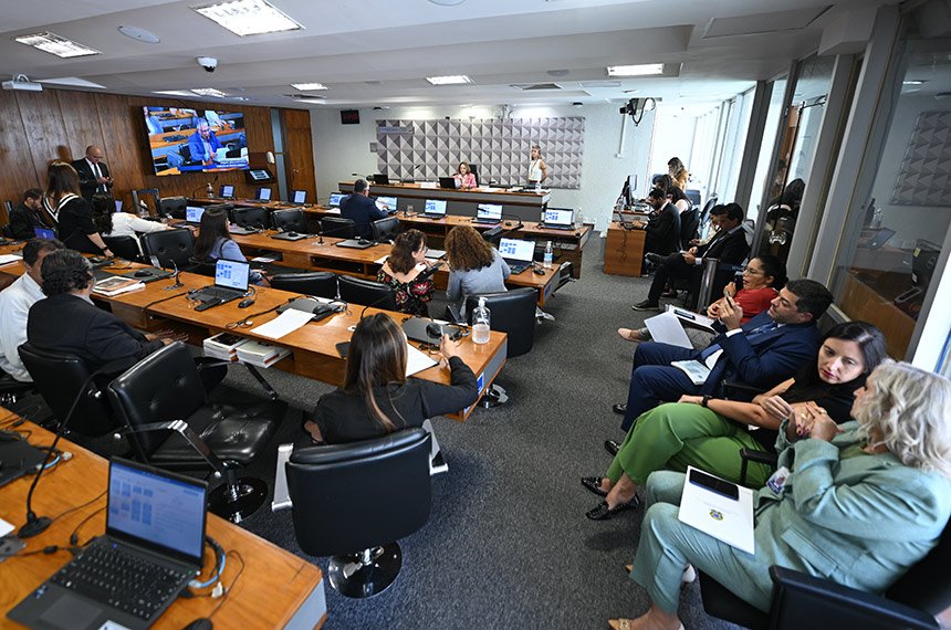 Sugestão de tornar qualquer tipo de pedofilia em crime inafiançável vira projeto