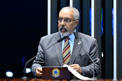 Paim comemora aprovação do fim da escala 6×1 na CCJ