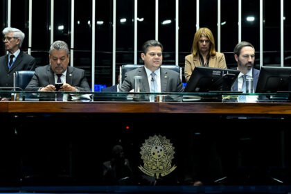 Projeto de reajuste de servidores do Senado segue para a Câmara