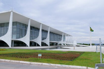 Orçamento 2026 é sancionado com previsão de superávit de R$ 34,2 bi