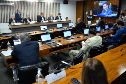 CRE vota acordo de defesa com Eslovênia e convenção sobre destroços marítimos