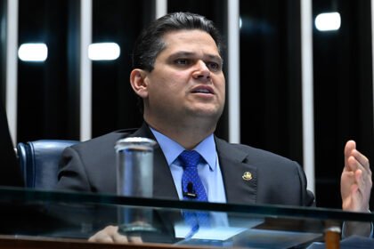 Presidente do Senado anuncia prioridade para projetos sobre maus-tratos a animais