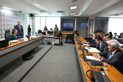 Proibição de coleira de choque elétrico para animais avança