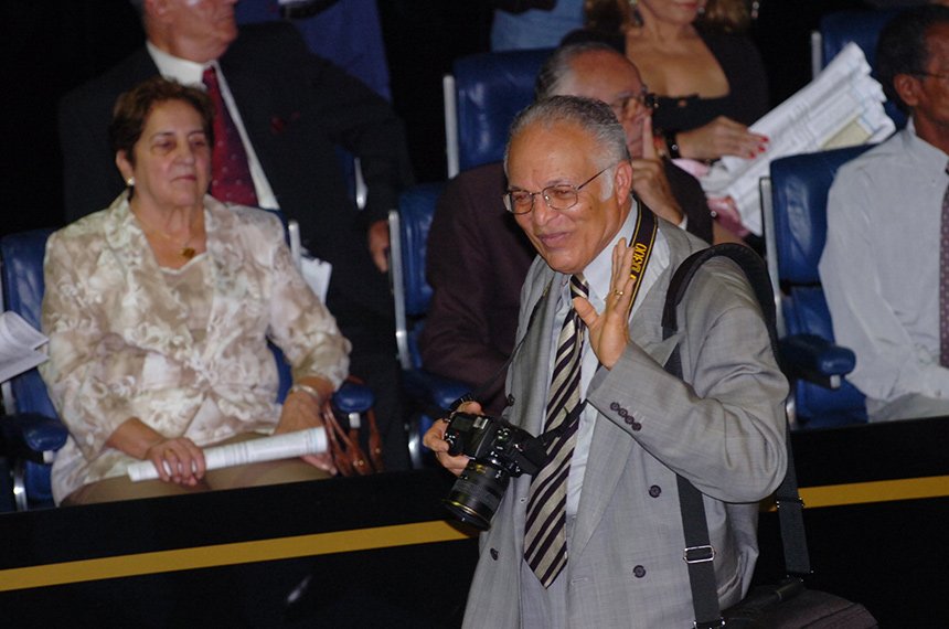 Morre Célio Azevedo, primeiro fotógrafo da Agência Senado