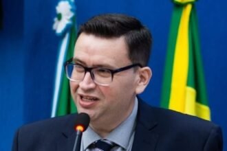 Sem mandato e já entre os mais lembrados: Dr. Ruy Costa surpreende e cresce para deputado estadual