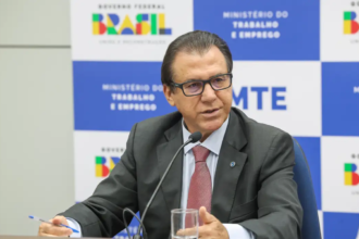 Comissão mista da MP do seguro-defeso ouvirá o ministro do Trabalho